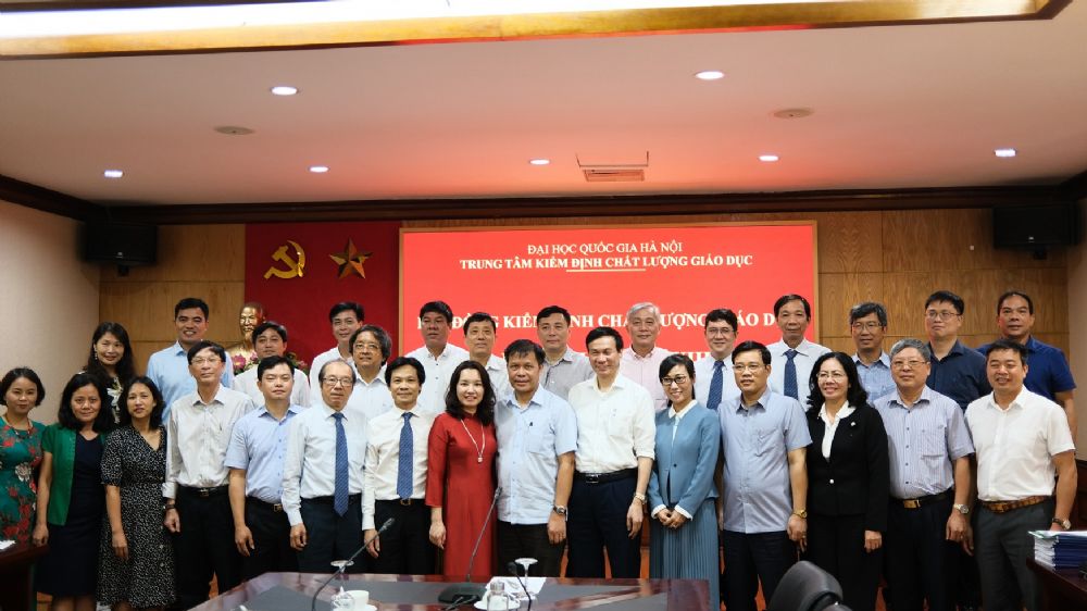 Phiên họp Hội đồng Kiểm định chất lượng giáo dục lần thứ XIII