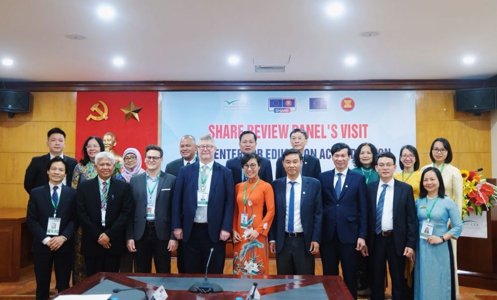Đoàn chuyên gia Dự án SHARE tư vấn, đánh giá Trung tâm Kiểm định chất lượng giáo dục và thăm ĐHQGHN