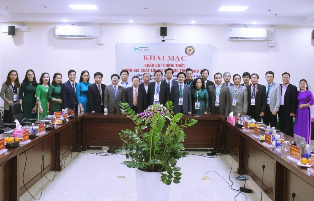 Site visit at Hong Duc University