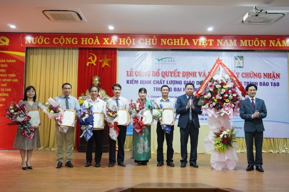 Awarding the Certificate of accreditation to 06 bachelor programs of University of Agriculture and Forestry, Hue University