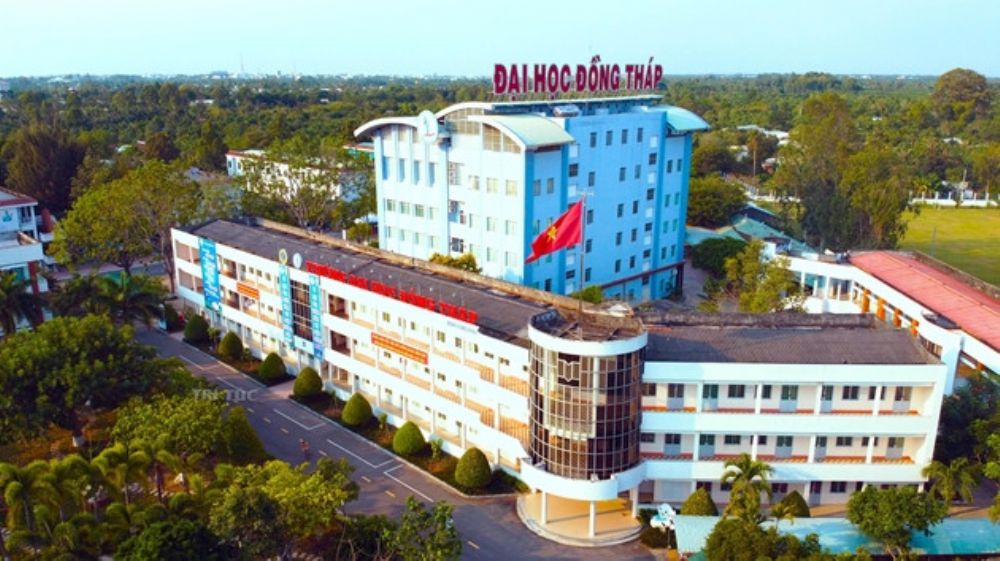 Trao Giấy chứng nhận kiểm định chất lượng Chu kỳ 2 và 6 chương trình đào tạo Trường Đại học Đồng Tháp