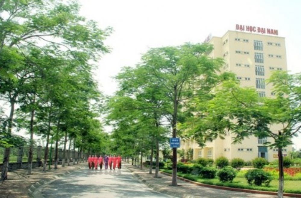 Site visit at Dai Nam University