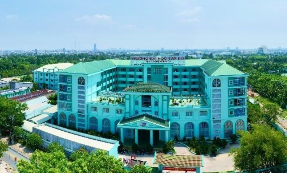 Site visit at Tay Do University
