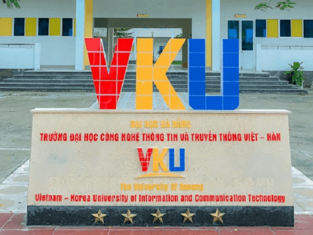 Trao Giấy chứng nhận kiểm định chất lượng các chương trình đào tạo Trường Đại học Công nghệ Thông tin và Truyền thông Việt – Hàn