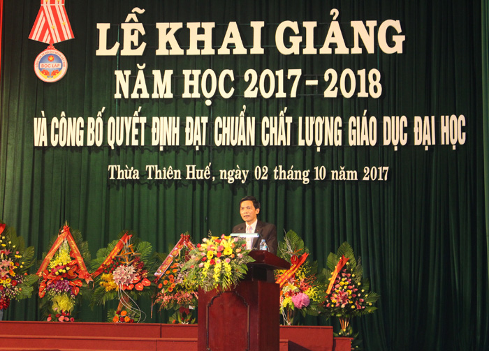 Trung tâm Kiểm định chất lượng giáo dục - Đại học Quốc gia Hà Nội trao Giấy chứng nhận kiểm định chất lượng giáo dục cho Trường Đại học Khoa học, Đại học Huế