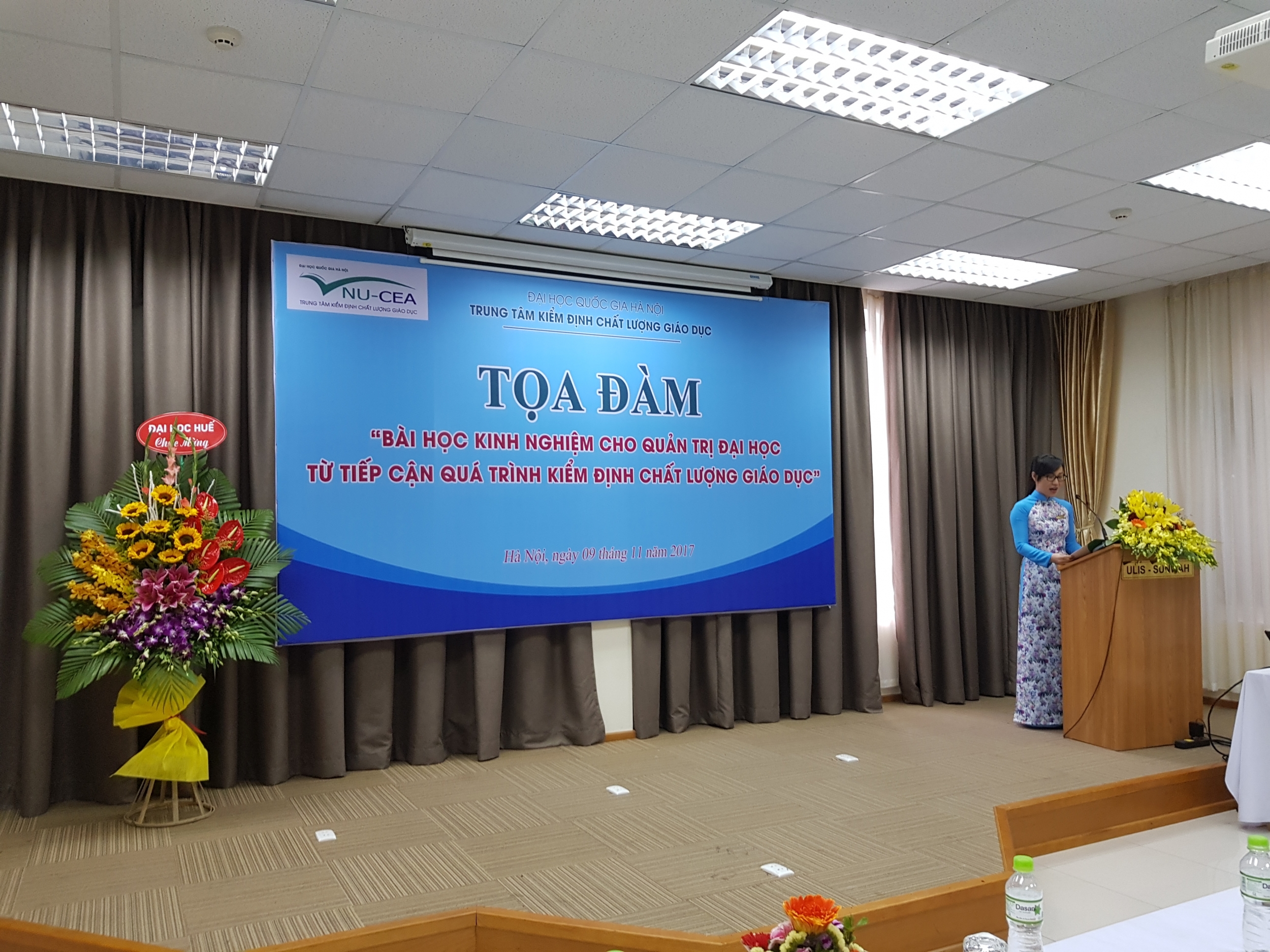 Tọa đàm kỷ niệm 35 năm Ngày Nhà giáo Việt Nam “Bài học kinh nghiệm cho quản trị đại học từ tiếp cận quá trình kiểm định chất lượng giáo dục”