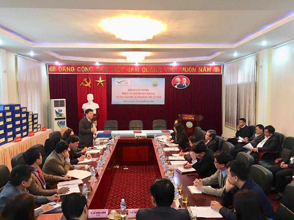 Đoàn chuyên gia đánh giá ngoài khảo sát sơ bộ tại Trường Đại học Sư phạm Kỹ thuật Vinh