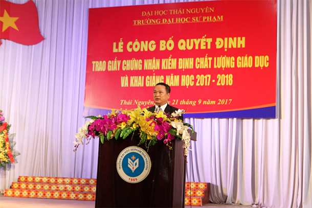 Trung tâm Kiểm định chất lượng giáo dục - Đại học Quốc gia Hà Nội trao Giấy chứng nhận kiểm định chất lượng giáo dục cho Trường Đại học Sư phạm, Đại học Thái Nguyên
