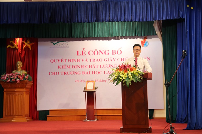 Trung tâm Kiểm định chất lượng giáo dục - Đại học Quốc gia Hà Nội trao Giấy chứng nhận kiểm định chất lượng giáo dục cho Trường Đại học Tây Đô