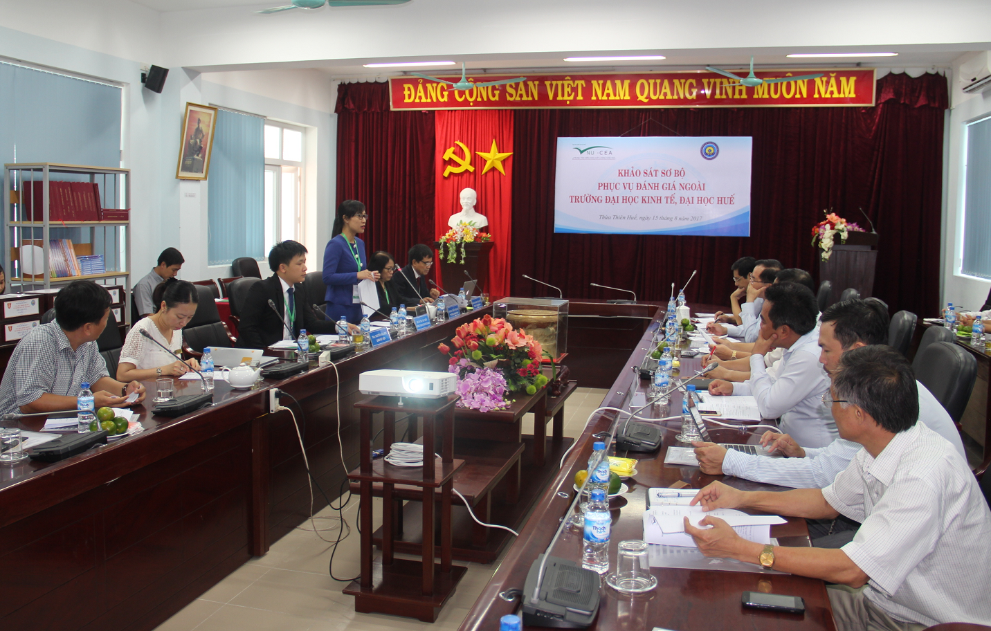 Đoàn chuyên gia đánh giá ngoài khảo sát sơ bộ tại Trường Đại học Kinh tế, Đại học Huế