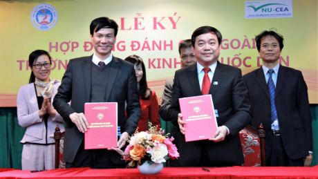 Trung tâm Kiểm định chất lượng giáo dục-ĐHQGHN và Trường Đại học Kinh tế Quốc dân ký hợp đồng đánh giá ngoài