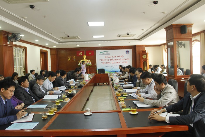 Đoàn chuyên gia đánh giá ngoài khảo sát sơ bộ tại Trường Đại học Vinh