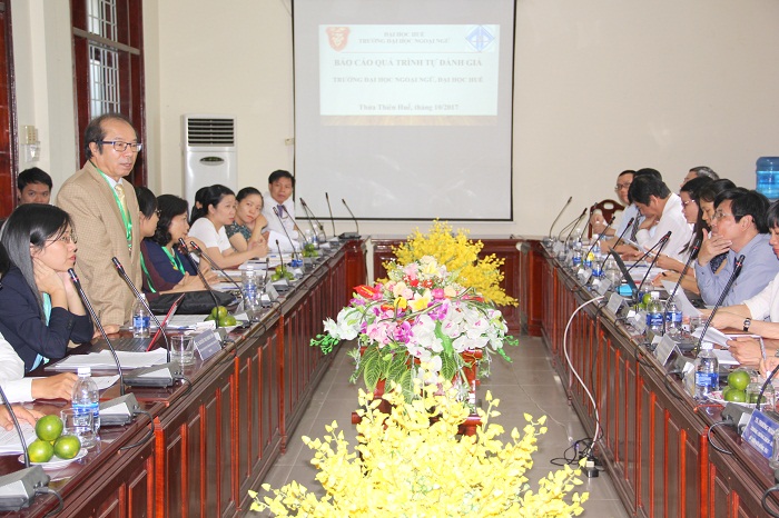 Đoàn chuyên gia đánh giá ngoài khảo sát sơ bộ tại Trường Đại học Ngoại ngữ, Đại học Huế