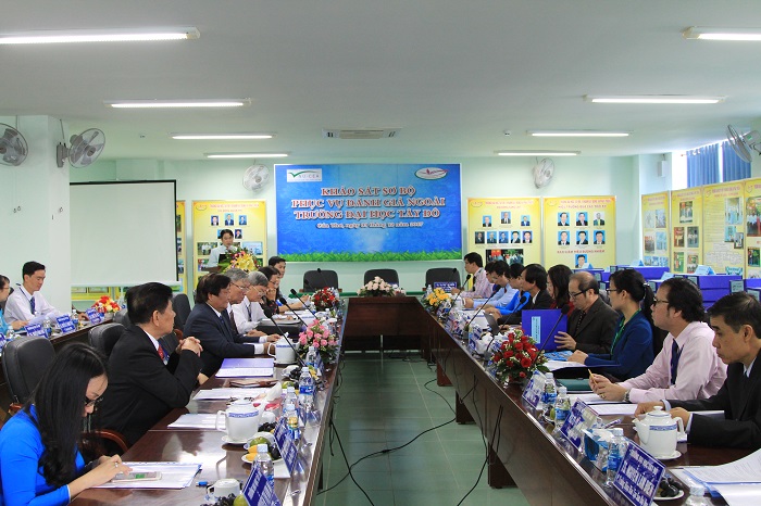 Đoàn chuyên gia đánh giá ngoài khảo sát sơ bộ tại Trường Đại học Tây Đô