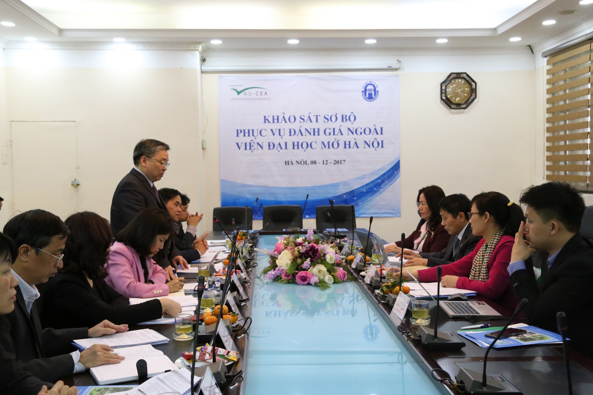 Đoàn chuyên gia đánh giá ngoài khảo sát sơ bộ tại Viện Đại học Mở Hà Nội