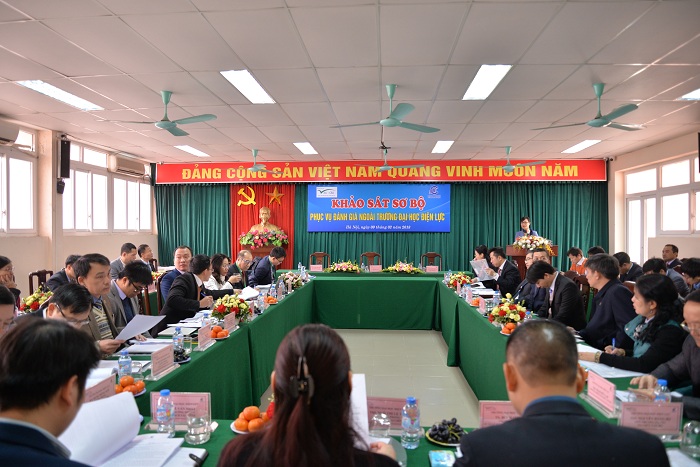 Đoàn chuyên gia đánh giá ngoài khảo sát sơ bộ tại Trường Đại học Điện Lực
