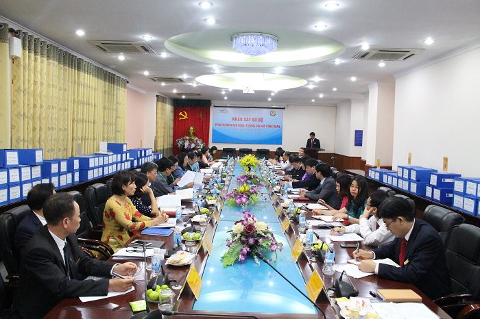 Đoàn chuyên gia đánh giá ngoài khảo sát sơ bộ tại Trường Đại học Công đoàn