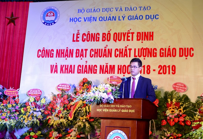 Trung tâm Kiểm định chất lượng giáo dục - Đại học Quốc gia Hà Nội trao Giấy chứng nhận kiểm định chất lượng giáo dục cho Học viện Quản lý giáo dục