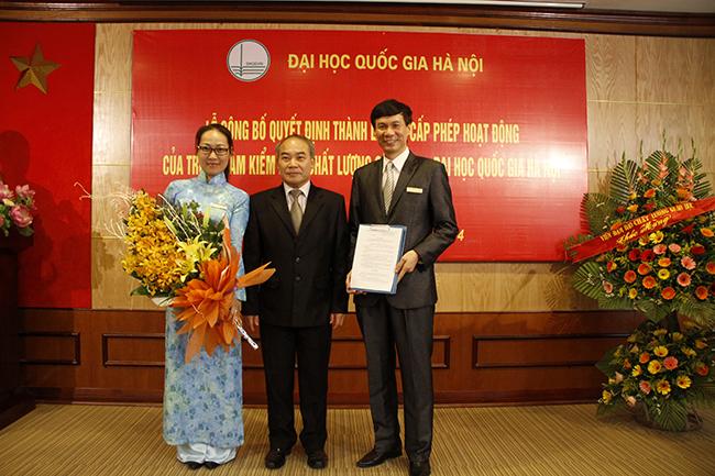 Lễ Công bố quyết định thành lập và cấp phép hoạt động cho Trung tâm KĐCLGD - ĐHQGHN